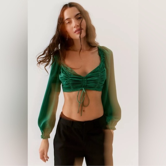 Urban Outfitters Caroleena Emerald Green Ruched Cropped Puff Sleeve Blou… - Picture 4 of 10